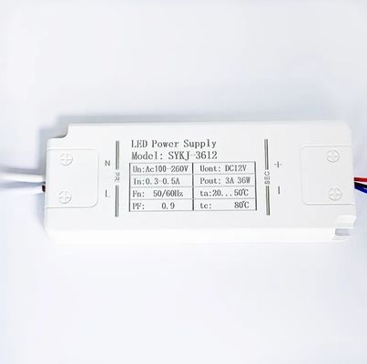 إمدادات الطاقة الرقيقة للغاية 12V / 24V 60W 100W 150W محرك LED التبديل إمدادات الطاقة لقطاع LED الخفيفة صندوق القصدير