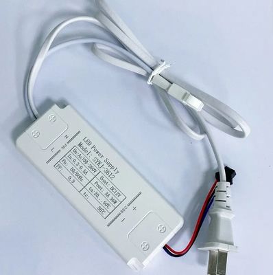 إمدادات الطاقة الرقيقة للغاية 12V / 24V 60W 100W 150W محرك LED التبديل إمدادات الطاقة لقطاع LED الخفيفة صندوق القصدير