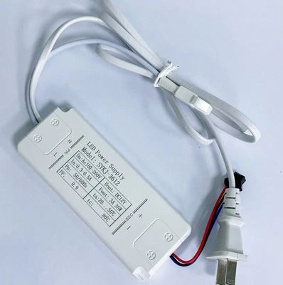 إمدادات الطاقة الرقيقة للغاية 12V / 24V 60W 100W 150W محرك LED التبديل إمدادات الطاقة لقطاع LED الخفيفة صندوق القصدير