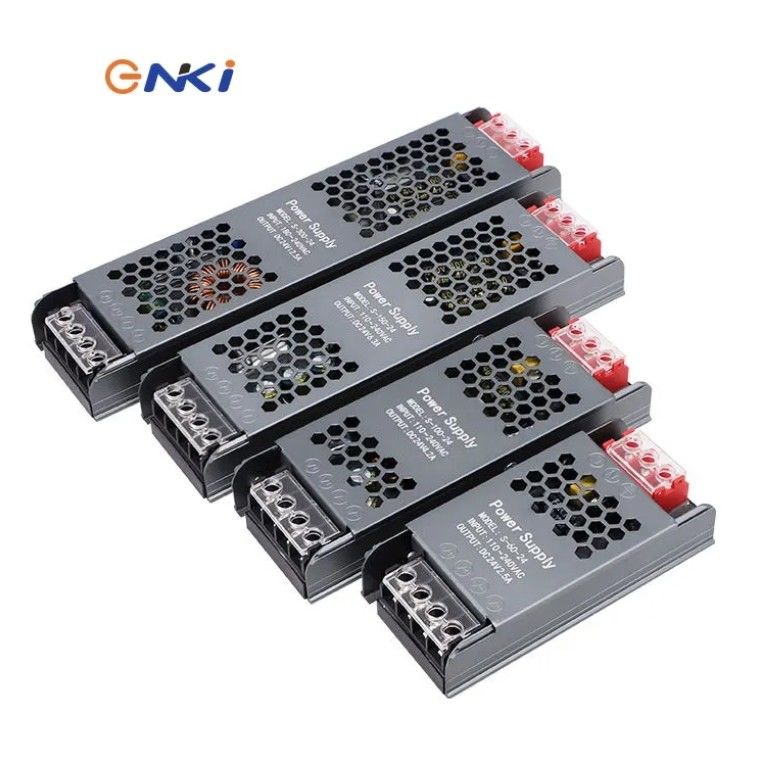 إمدادات الطاقة الرقيقة للغاية 12V / 24V 60W 100W 150W محرك LED التبديل إمدادات الطاقة لقطاع LED الخفيفة صندوق القصدير